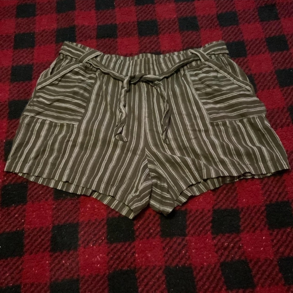Women's Striped Cargo Shorts - Green